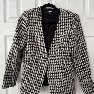Express Women's Black and White Houndstooth Blazer